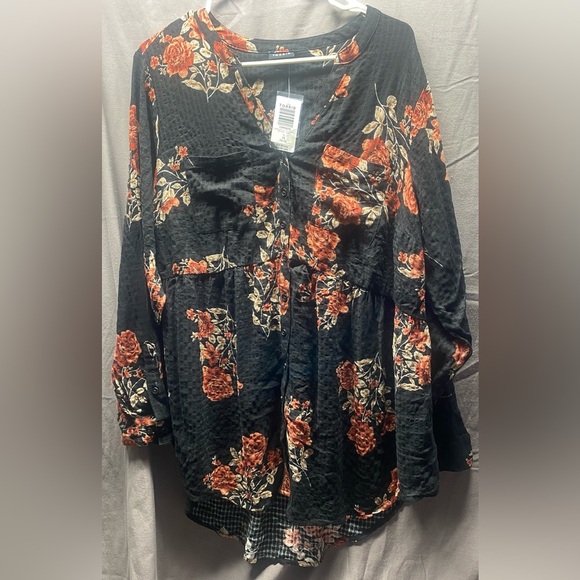 Women’s Torrid Floral Babydoll Tunic Hi Low Top NWT SZ 1 XL 14 16 - Picture 3 of 6